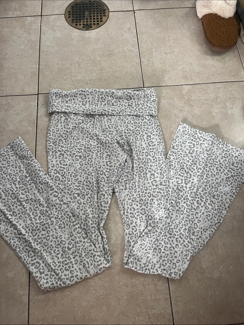 Since forever Gray and White Leopard Print Leggings